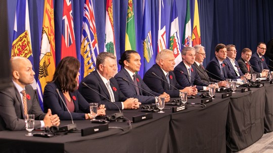 Les 13 premiers ministres des provinces et territoires se rencontrent à Halifax