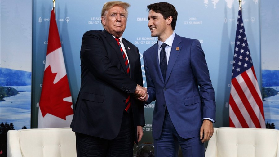 Trump commente la décision de Trudeau en évoquant encore l'annexion du Canada